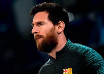 Lionel Messi stays at Barcelona